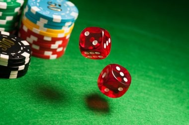 AduQ table layout and card positioning